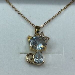 😸Adorable Gold-Plated hypoallergenic Cat wearing Bow Pendant Necklace